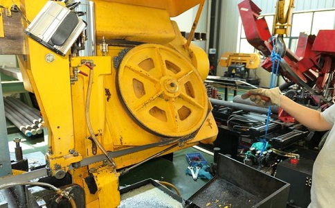 布拖金属带锯床的日常使用和保养注意事项！